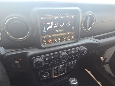 Used 2021 Jeep Wrangler Unlimited Sahara AWD/4WD image 26