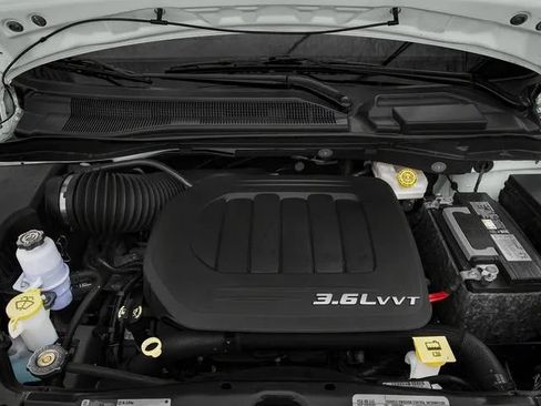 Used 2018 Dodge Grand Caravan GT FWD image 16