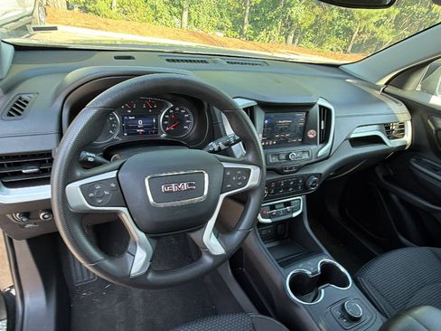 Used 2024 GMC Terrain SLE AWD/4WD image 24