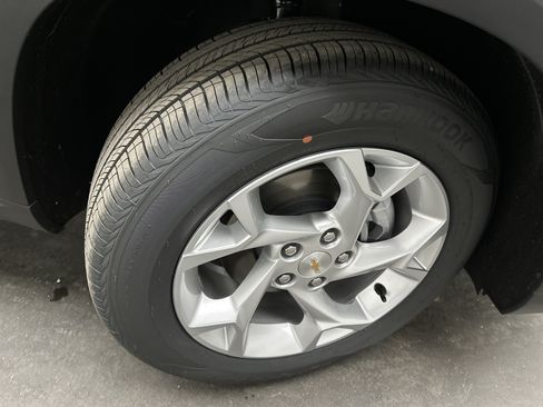 New 2026 Chevrolet Trax LS w/ LS Convenience Package FWD image 11