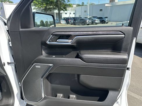 Used 2023 Chevrolet Silverado 1500 LTZ AWD/4WD image 30