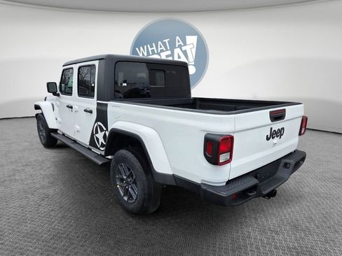 New 2026 Jeep Gladiator Sport AWD/4WD image 8