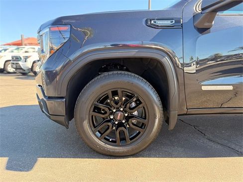 Used 2025 GMC Sierra 1500 Elevation image 23