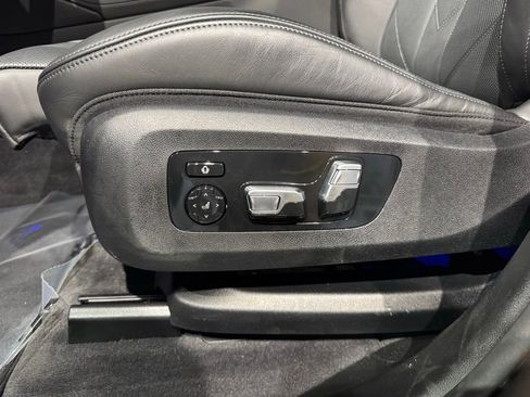 Used 2024 BMW XM AWD/4WD image 17