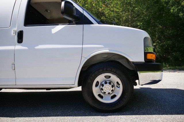 Used 2021 Chevrolet Express 2500 w/ Driver Convenience Package RWD image 29