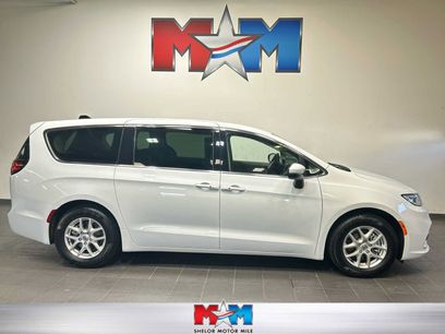 Used 2023 Chrysler Pacifica Touring-L