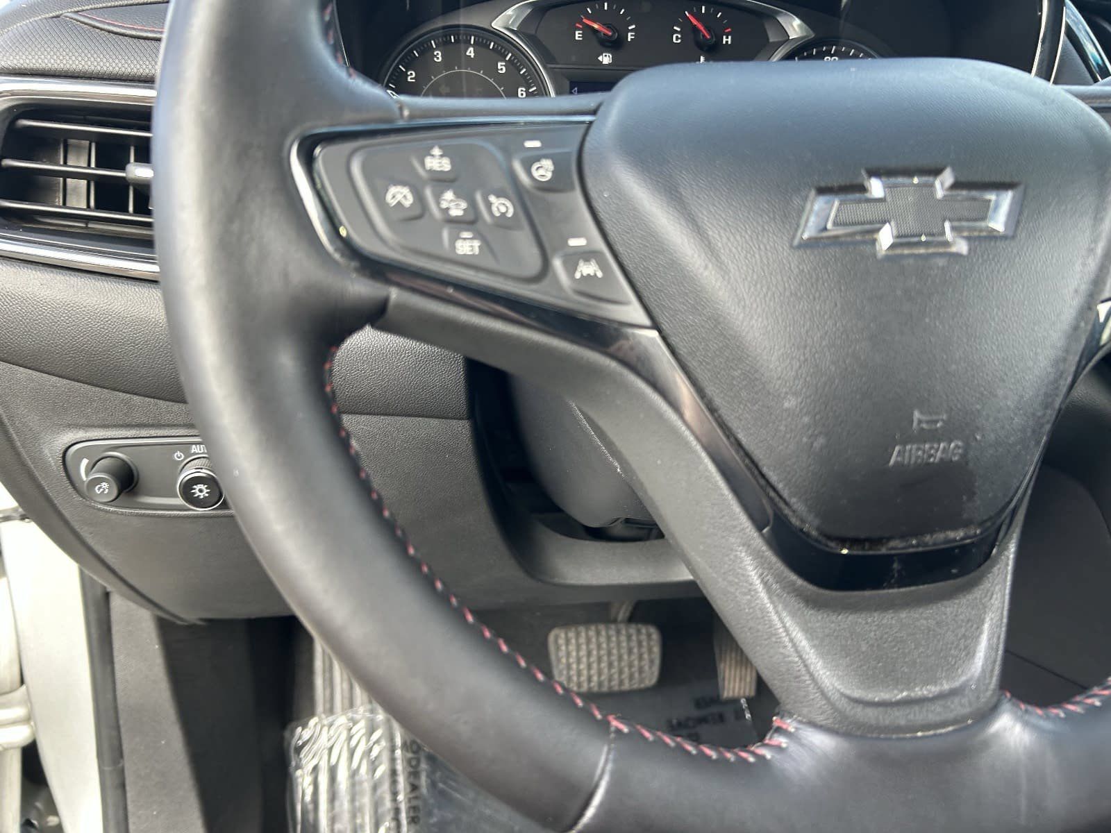 Used 2022 Chevrolet Equinox RS w/ RS Leather Package FWD image 27