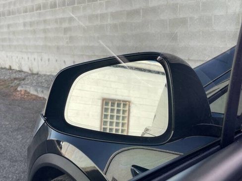 Used 2022 Tesla Model X Plaid image 4