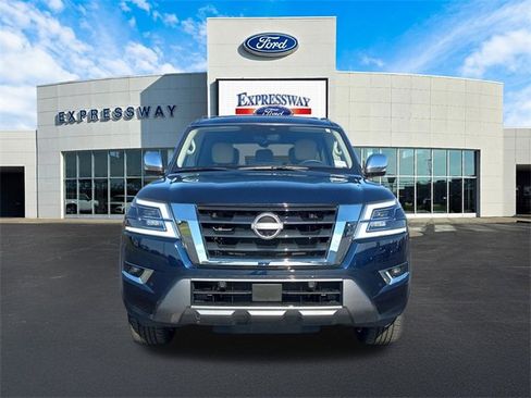 Used 2024 Nissan Armada Platinum image 3