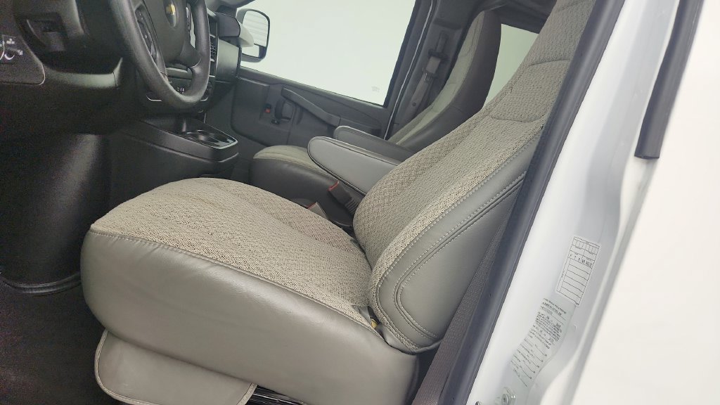 Used 2025 Chevrolet Express 3500 LT w/ LT Preferred Equipment Group RWD image 14