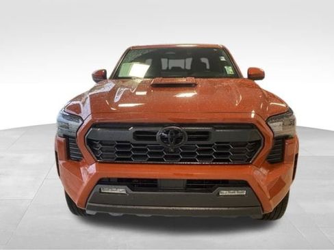 Used 2025 Toyota Tacoma TRD Sport w/ TRD Sport Premium Package AWD/4WD image 10