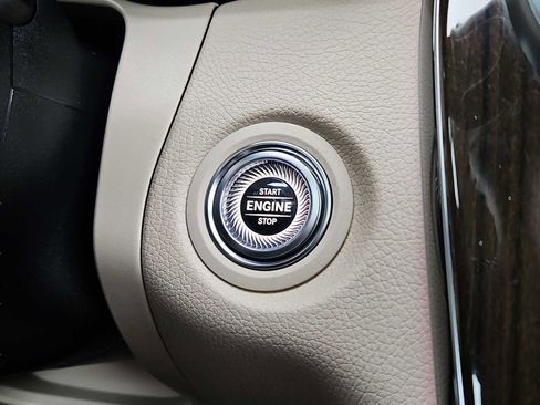 Used 2021 Mercedes-Benz GLC 300 4MATIC image 26