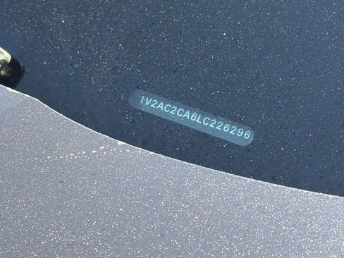 Used 2020 Volkswagen Atlas Cross Sport S image 32