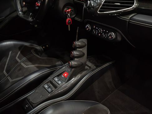 Used 2013 Ferrari 458 Spider RWD image 29