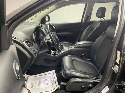 Used 2017 Dodge Journey Crossroad w/ Popular Equipment Group FWD image 12