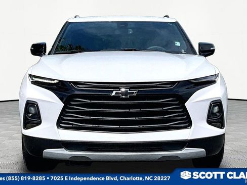 Used 2022 Chevrolet Blazer LT FWD image 2