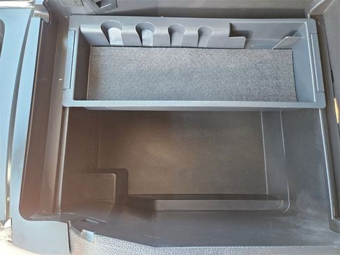 Used 2024 Ford Expedition Max XLT image 29