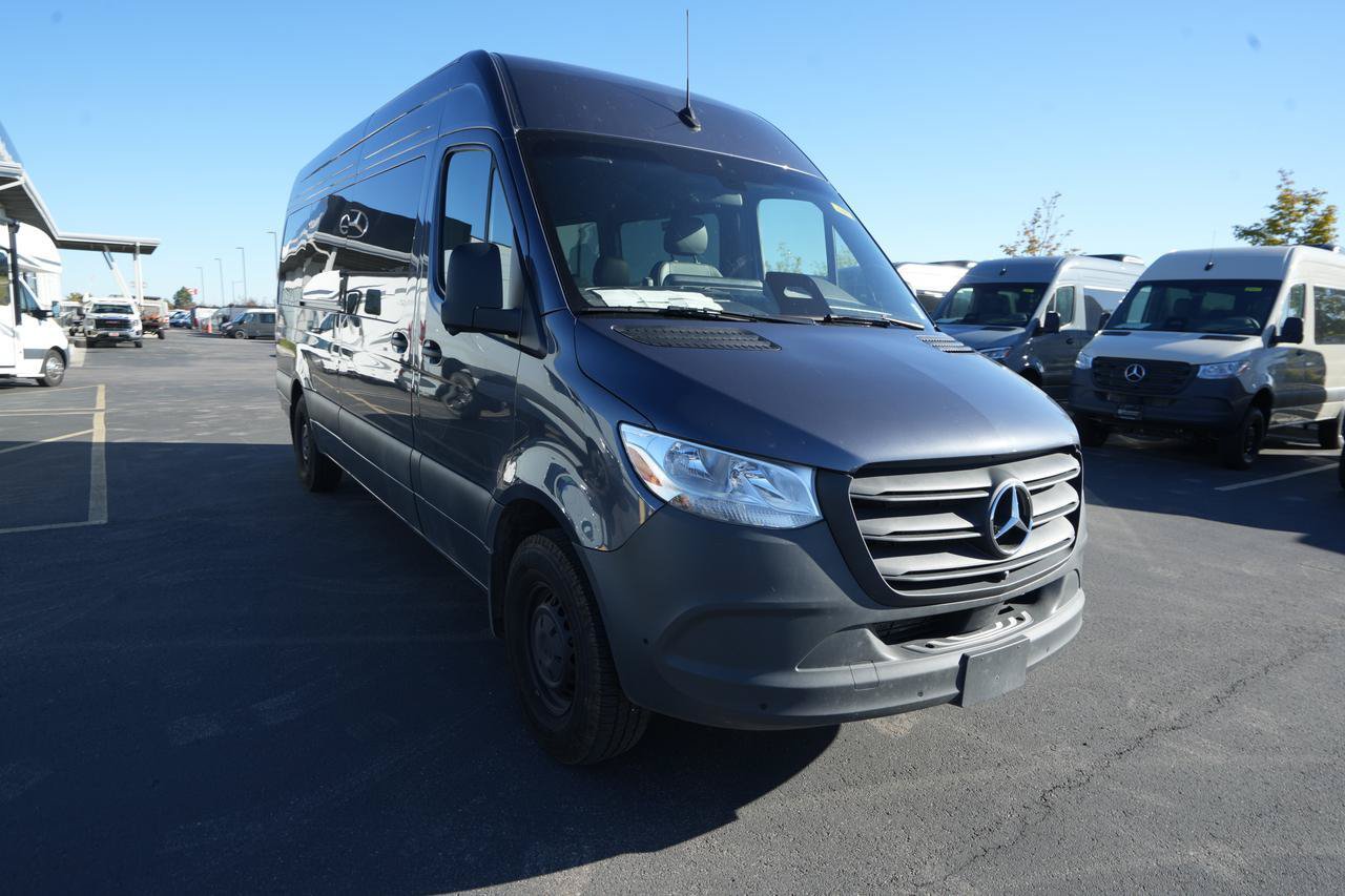 Used 2025 Mercedes-Benz Sprinter 2500 image 3