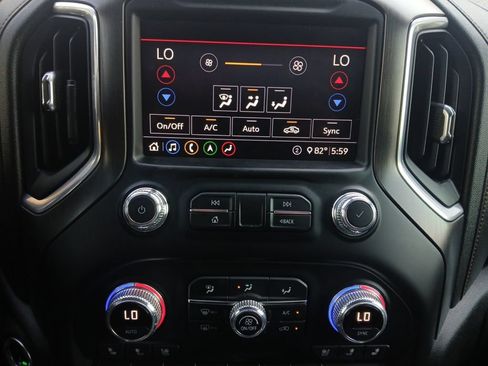 Used 2020 GMC Sierra 2500 AT4 w/ AT4 Premium Package AWD/4WD image 4