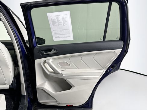 Used 2023 Volkswagen Tiguan SE FWD image 31