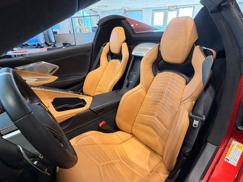 Used 2021 Chevrolet Corvette Stingray Premium Conv w/ Z51 Performance Package image 9