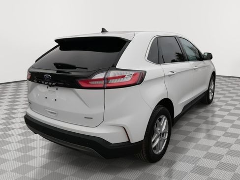 Used 2024 Ford Edge SEL image 5