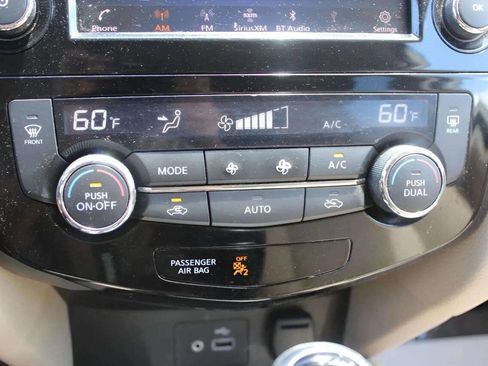 Used 2020 Nissan Rogue SV image 24