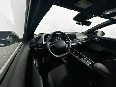 Used 2024 Hyundai Ioniq 6 SE RWD image 18
