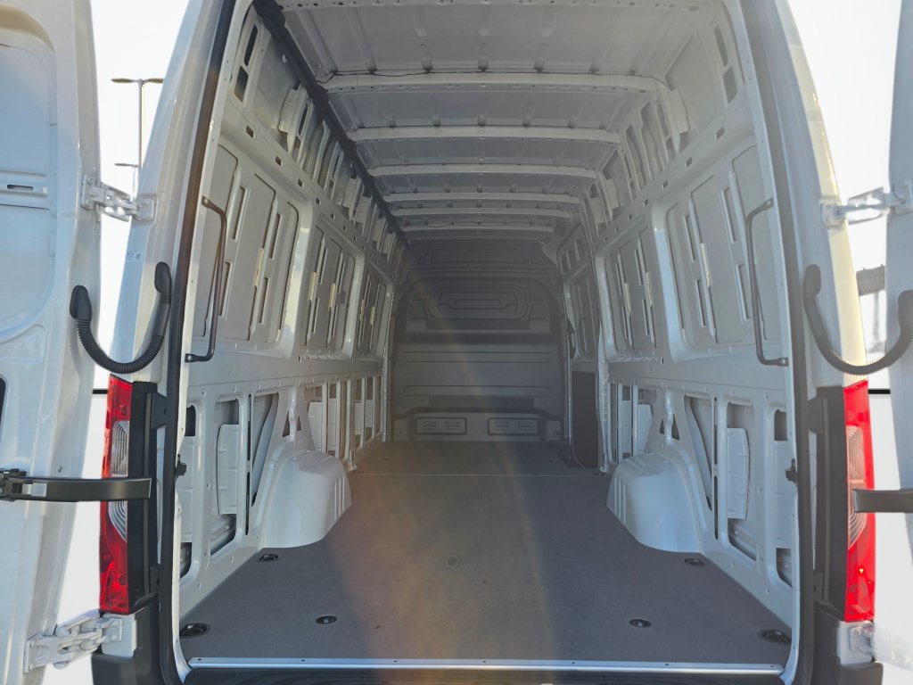 New 2025 Mercedes-Benz eSprinter 170 Cargo image 17