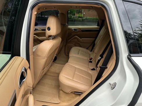 Used 2011 Porsche Cayenne S AWD/4WD image 18