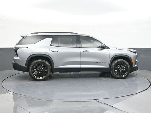New 2026 Chevrolet Traverse LT w/ Midnight/Sport Edition FWD image 16