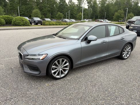 Used 2020 Volvo S60 T5 Momentum w/ Protection Package FWD image 1