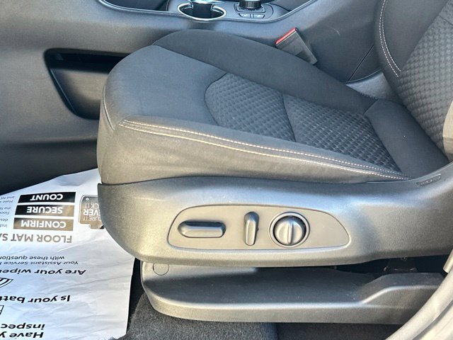 Used 2020 GMC Terrain SLE w/ Driver Convenience Package AWD/4WD image 18
