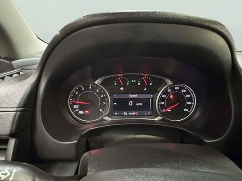 Used 2024 GMC Terrain SLT AWD/4WD image 16