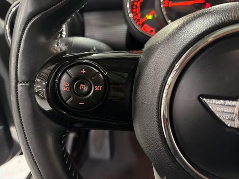 Used 2018 MINI Cooper 4-Door Hardtop image 13