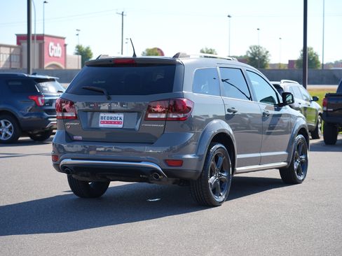 Used 2019 Dodge Journey Crossroad w/ Nav & Sun Group AWD/4WD image 3