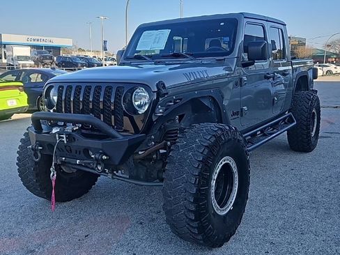 Used 2022 Jeep Gladiator Sport image 3
