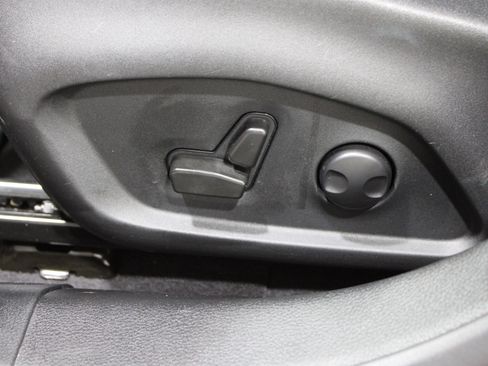 Used 2022 Jeep Compass Limited w/ (RED) Package image 4