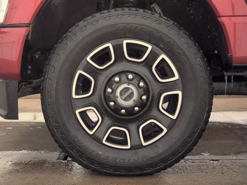 Used 2023 Ford F250 Platinum image 9