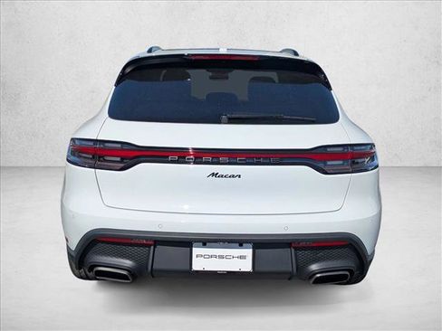 Certified 2025 Porsche Macan image 14