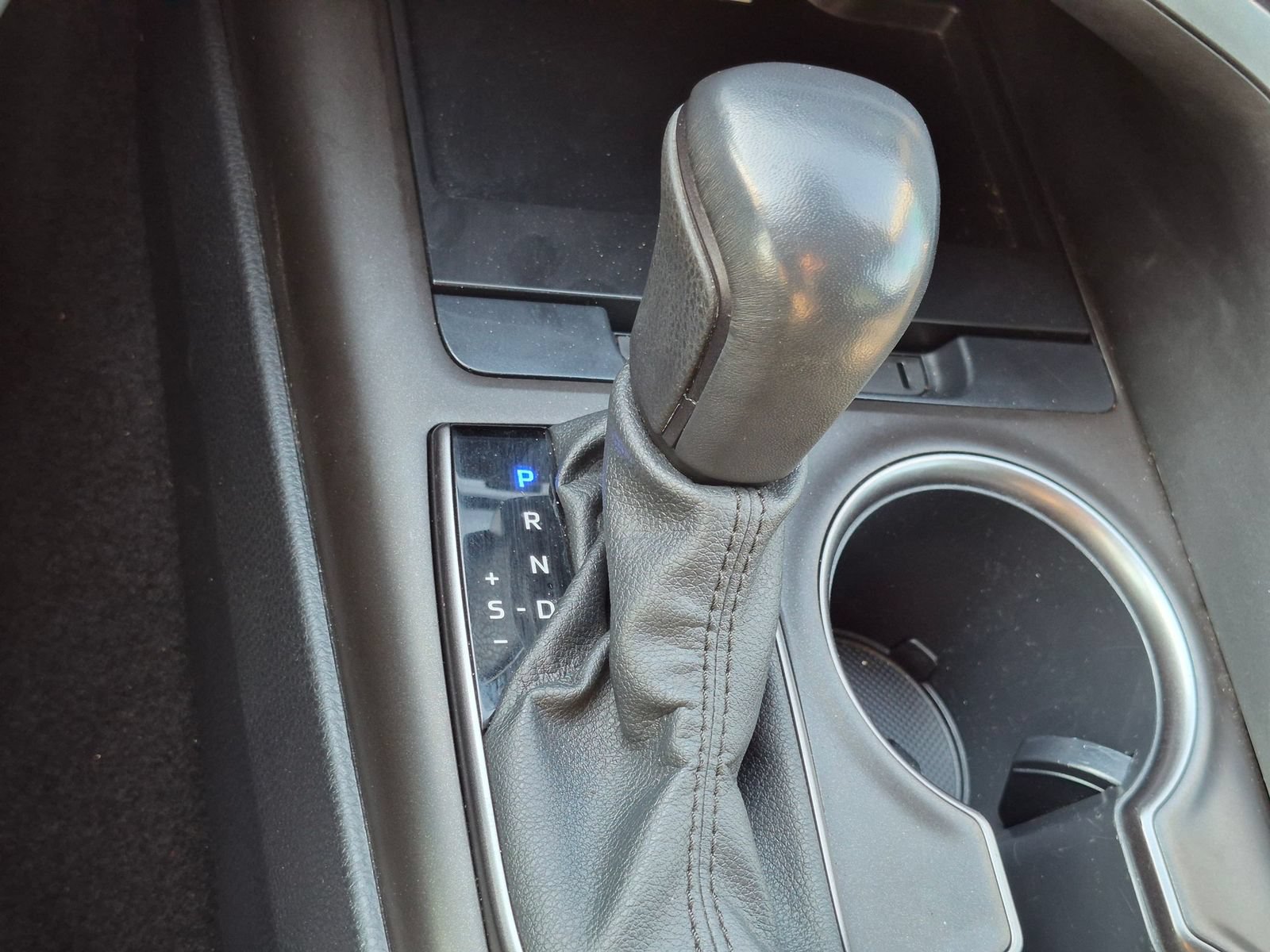 Used 2022 Toyota Camry XSE FWD image 25