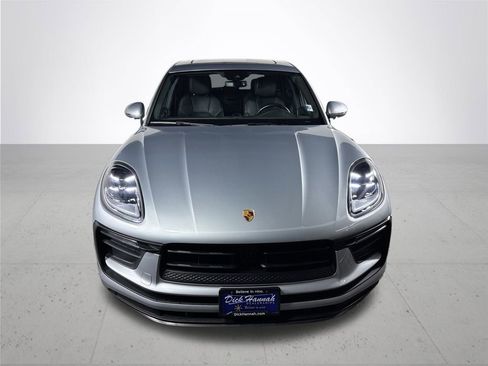 Used 2023 Porsche Macan image 3