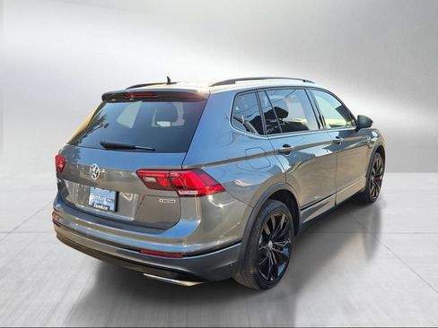 Used 2021 Volkswagen Tiguan SE R-Line AWD/4WD image 3