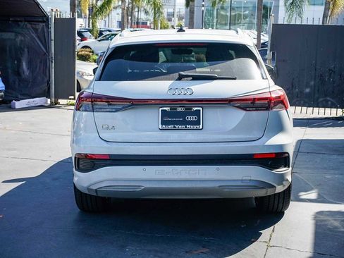 Used 2024 Audi Q4 e-tron Premium Plus image 3