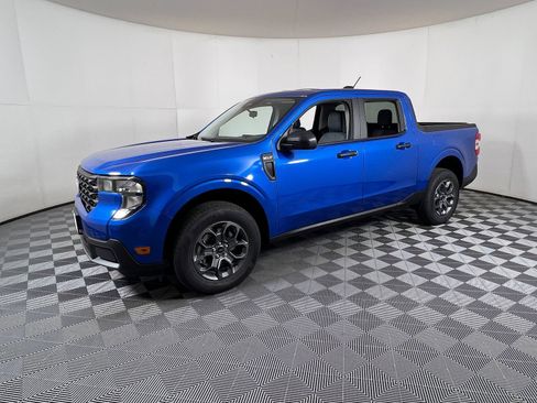 New 2025 Ford Maverick XLT image 2