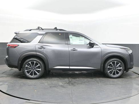 New 2026 Nissan Pathfinder Platinum FWD image 8