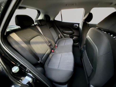 Used 2025 Hyundai Venue SE FWD image 23