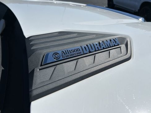 Used 2024 Chevrolet Silverado 2500 High Country w/ High Country Premium Package image 13