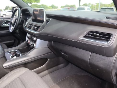 Used 2023 GMC Yukon XL SLE AWD/4WD image 30