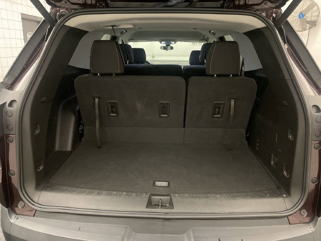 Used 2018 Chevrolet Traverse LT FWD image 18